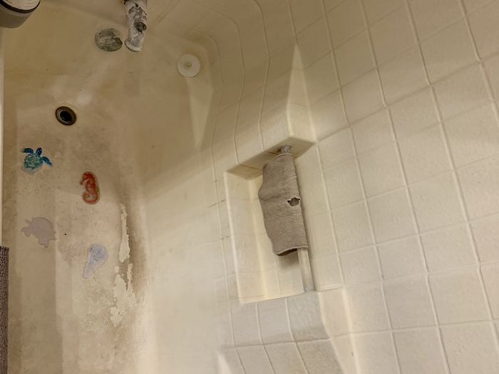 Bathtub before cleaning, Casa Grande, AZ